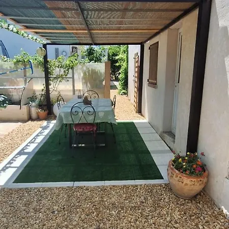 Duplex Piscine Calme * Vendemian